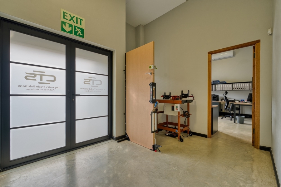 To Let commercial Property for Rent in De Zoete Inval Western Cape